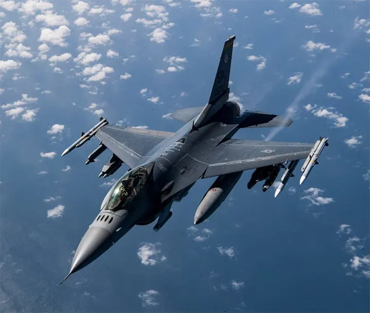 F-16 Fighting Falcon жойғыш ұшағы