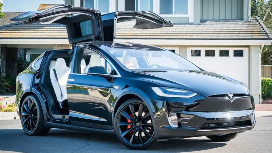 Tesla Model X автомобилі